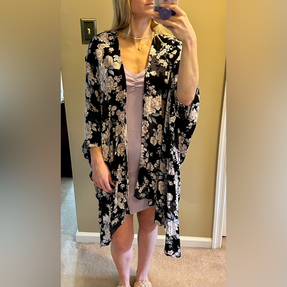 Forever 21 Accessories - Forever 21 Kimono Wrap in Black and Lavender & Blue Floral